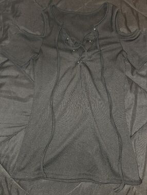 Black Cold-Shoulder Lace-Up Ribbed Top